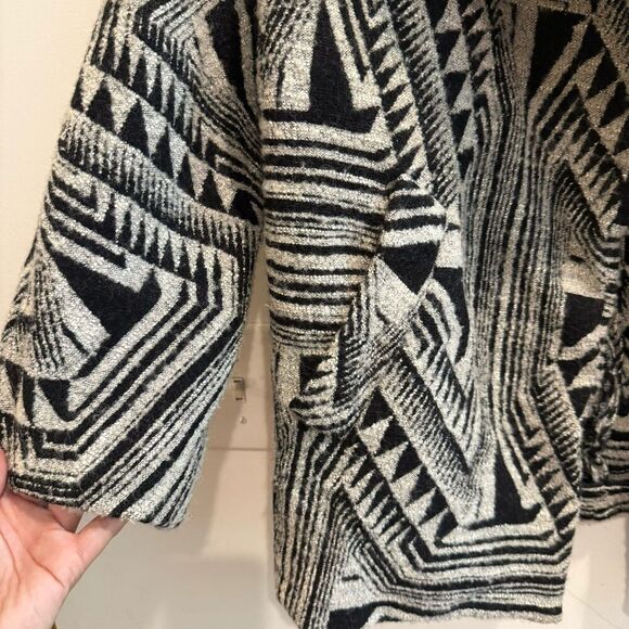 Zara Womens Black Gray Coat Jacket Size M Aztec Artsy Long Sleeve Geometric - Picture 8 of 9